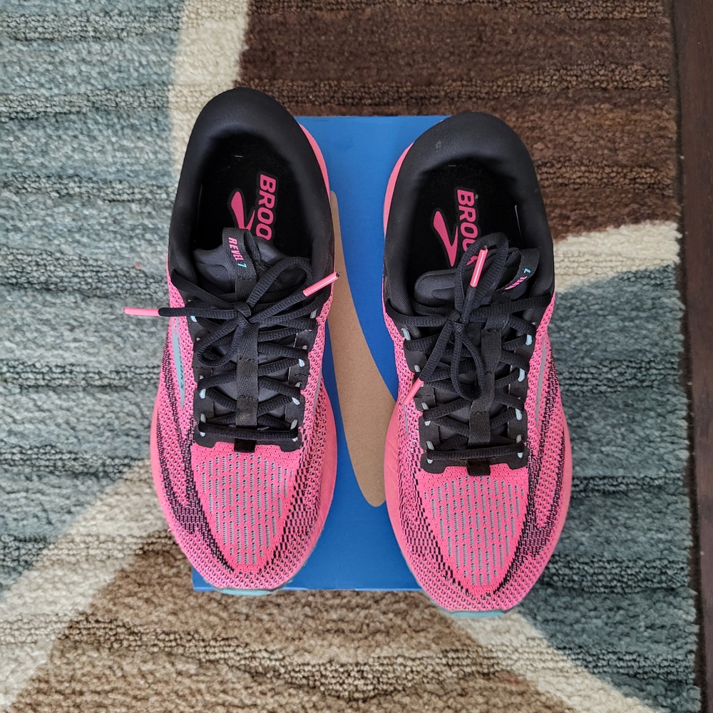 Brooks Women's Sneakers - Black and Pink